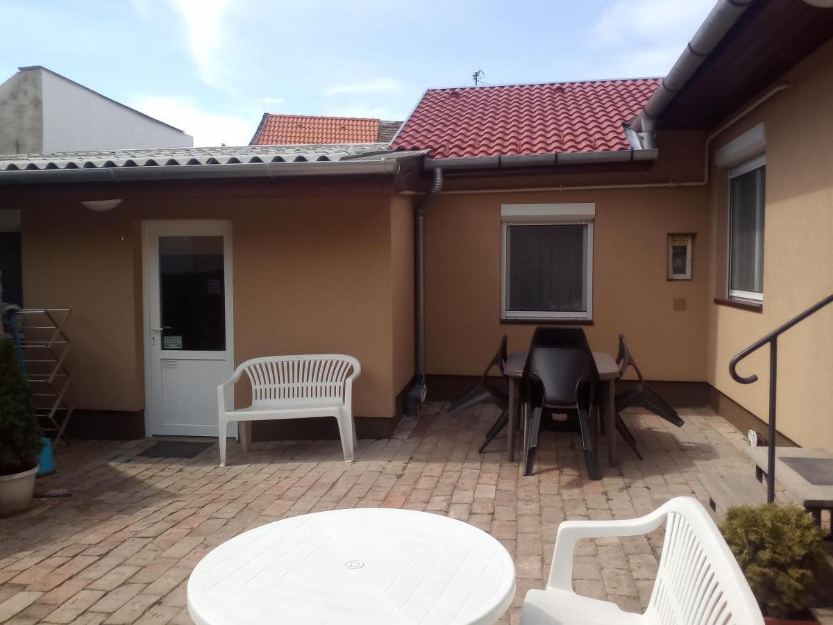 Start Apartmanok Pecs Exterior photo