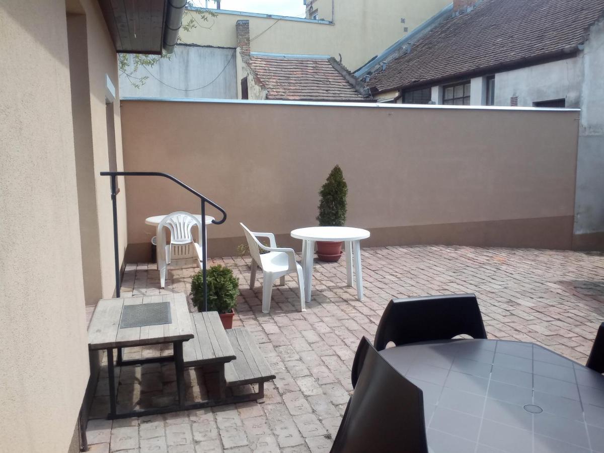 Start Apartmanok Pecs Exterior photo