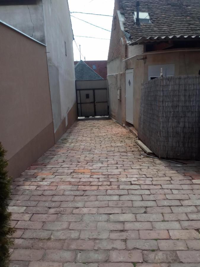 Start Apartmanok Pecs Exterior photo