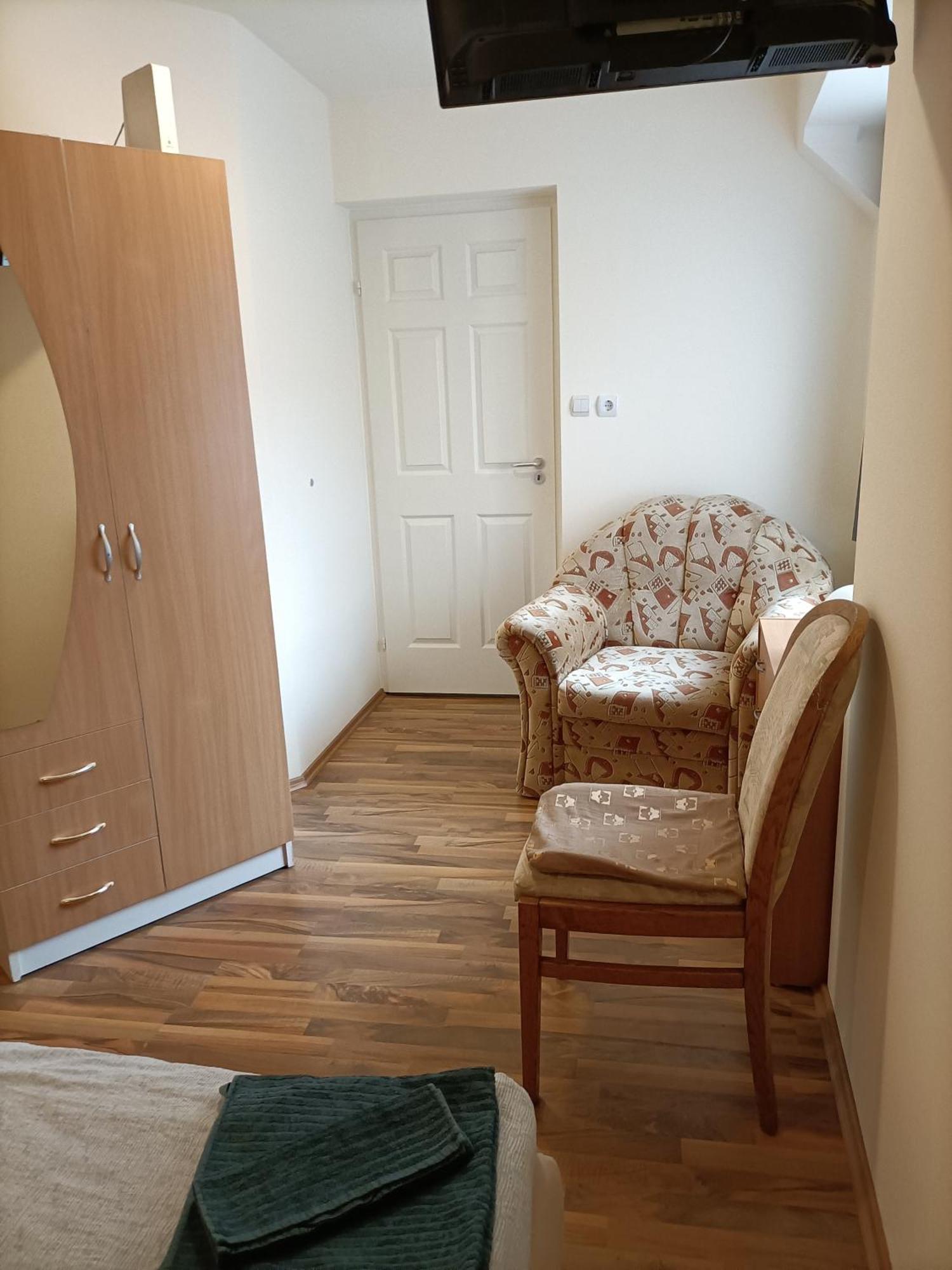 Start Apartmanok Pecs Exterior photo