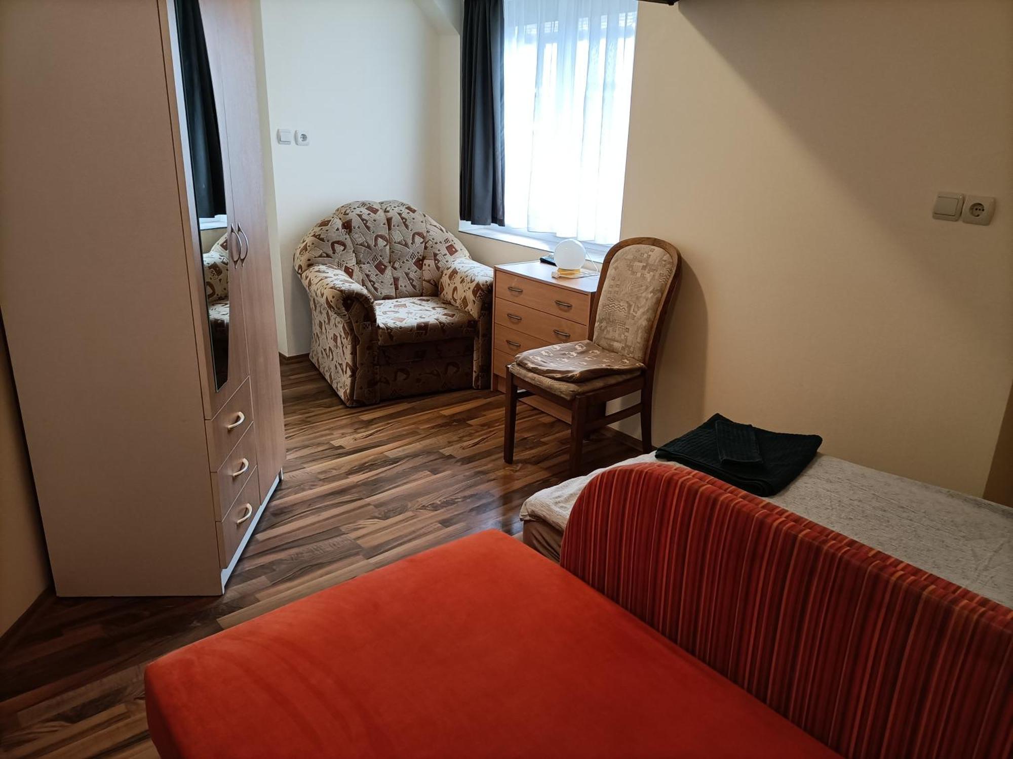 Start Apartmanok Pecs Exterior photo