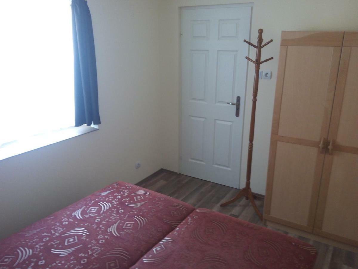 Start Apartmanok Pecs Exterior photo